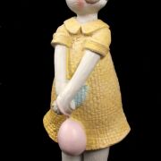 Zajęczyca figurka z tworzywa sztucznego w żółtej sukience WIP-94-00511-21 26cm
